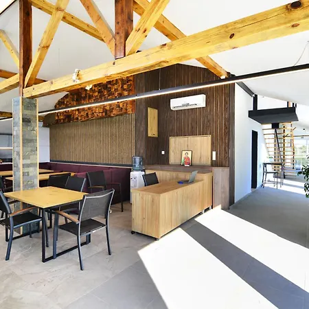 Pensjonat Hit Hot House *