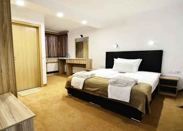 Hit Hot House ساندانسكي